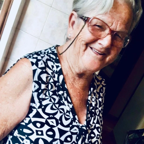 MARIA DE OLIVEIRA QUADROS